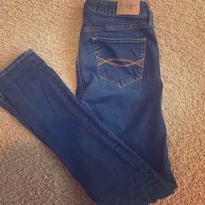 Abercrombie dark wash skinny jeans size 24